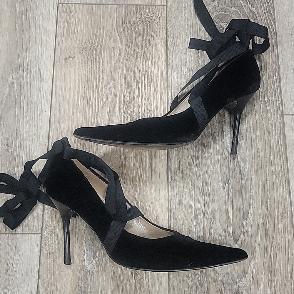 Banana Republic Black Velvet Ribbon Strap Pointed Toe Heels Size 10